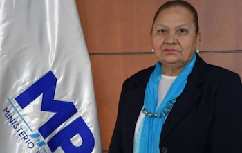 La fiscal Leonor Morales Lazo fue destituida del Ministerio Público de Guatemala junto a otros seis fiscales de su sección.