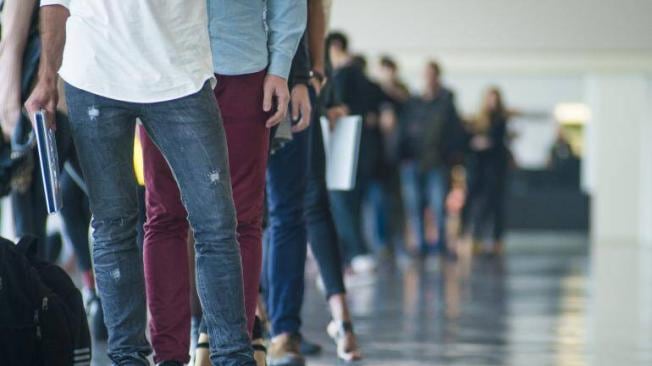 La desocupación cayó al 6,6% en el tercer trimestre, pero aún hay un millón de personas buscando trabajo