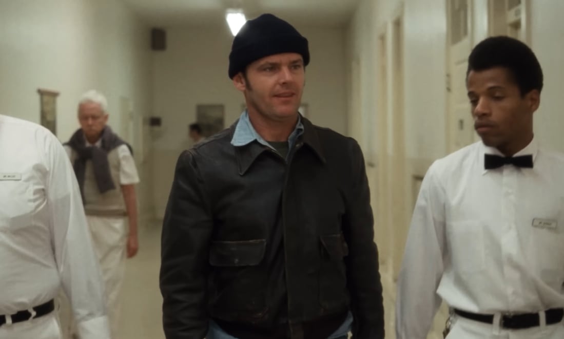 El intérprete abandonó su contrato en la serie The Streets of San Francisco con la aprobación de Karl Malden para producir cine (YouTube/@warnerbrosentertainment)
