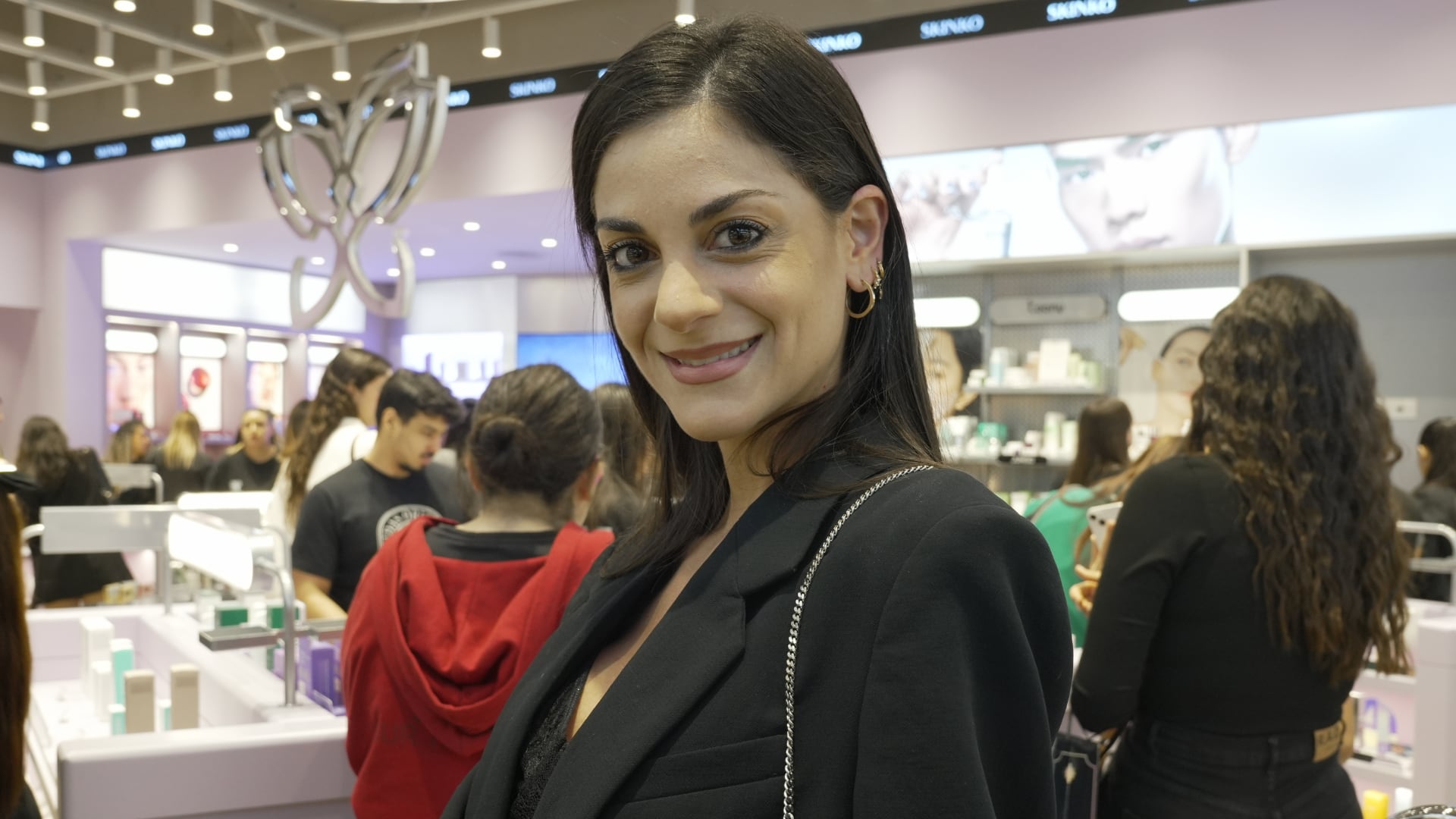 Emily Lucius en la inauguración de la tienda de SKINKO (Juan Novelli)