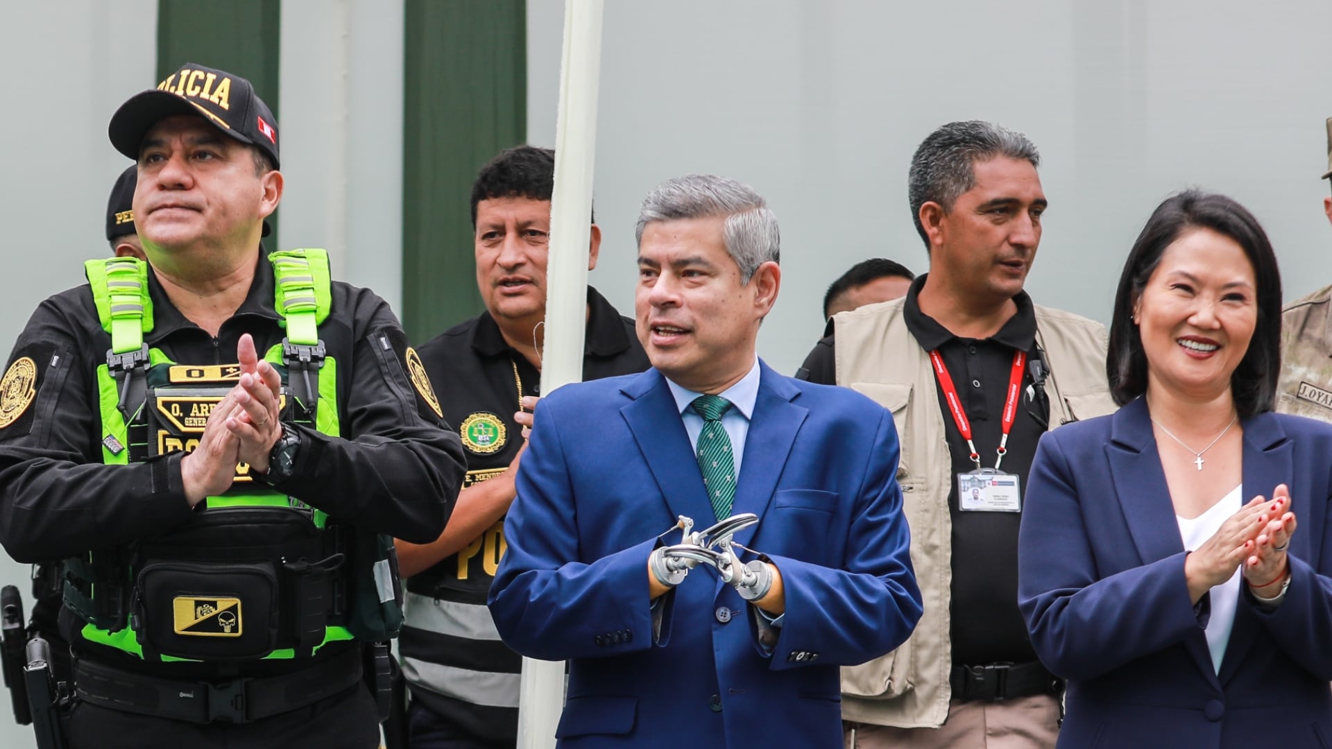 Gobierno de Fujimori prepara proyecto de ley para poder cesar al jefe de la PNP. (PNP)