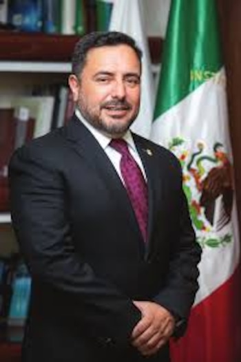 El director ha sido denunciado por irregularidades administrativas.