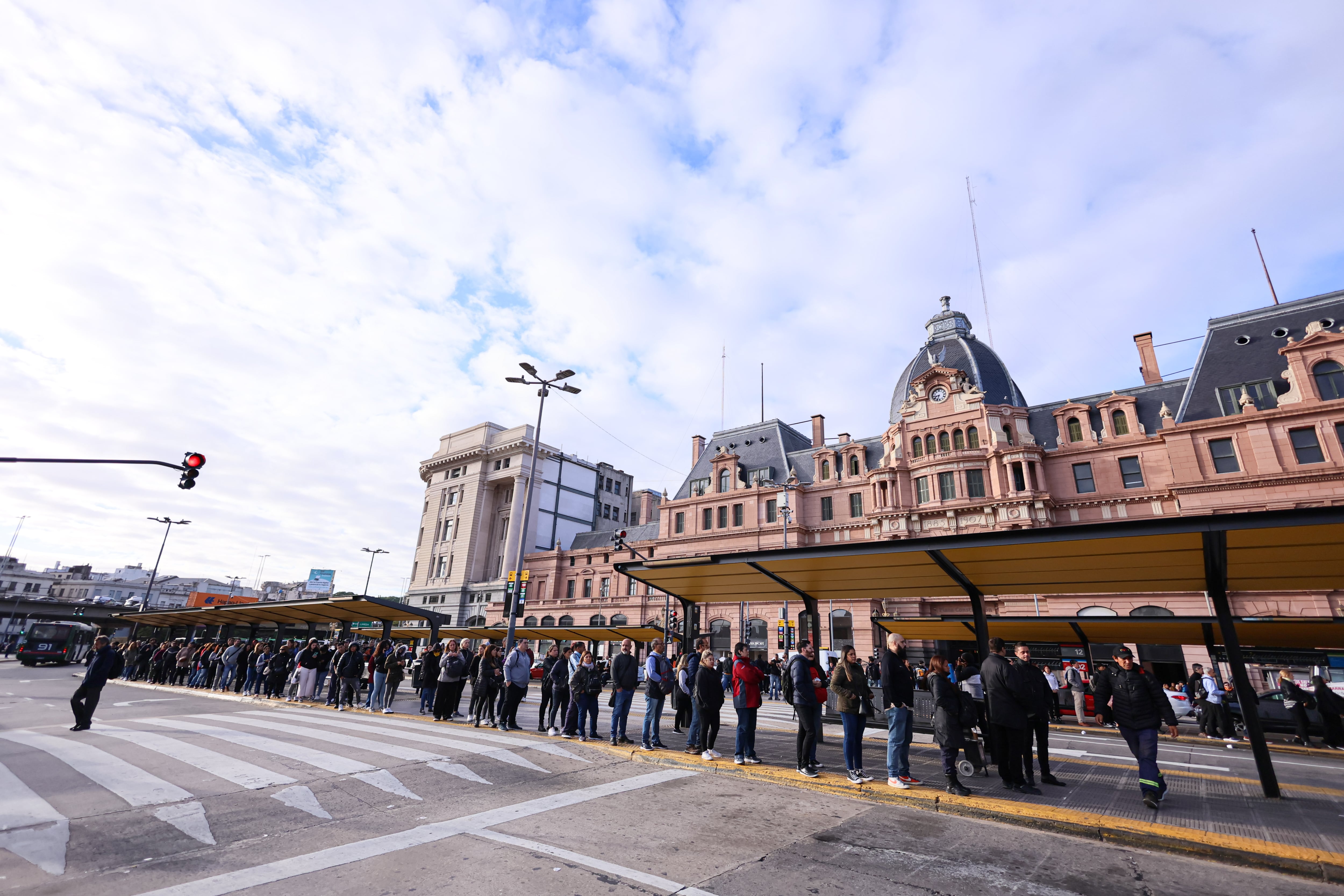 No se descarta la realización de un par de colectivos luego de la audiencia del viernes próximo (Luciano González)