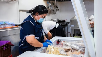 Defensoría del Consumidor de El Salvador retira 175 productos vencidos en operativos durante la Semana Santa