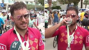 El particular gesto del ex futbolista Eden Hazard tras participar de una exigente carrera de ciclismo