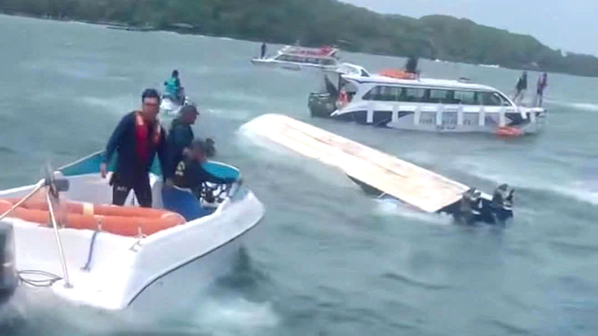 Tragedia en Phu Quoc: un barco turístico volcó en Vietnam y dejó al menos 15 muertos