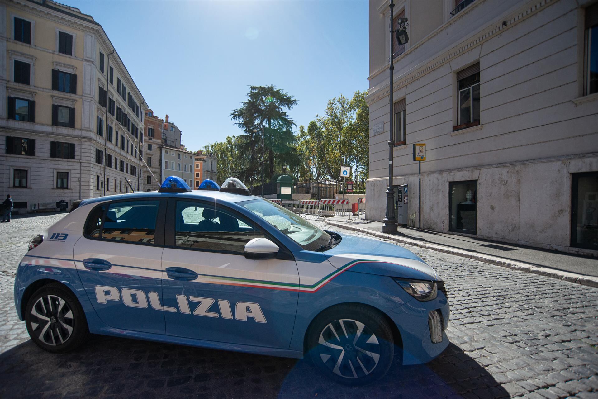 El accidente ha activado una investigación formal por parte de la Fiscalía de Roma y de la Inspección de Trabajo para esclarecer si existieron negligencias en la planificación y ejecución de los trabajos en la torre