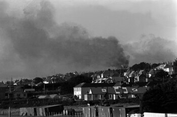 Con el hospital militar y