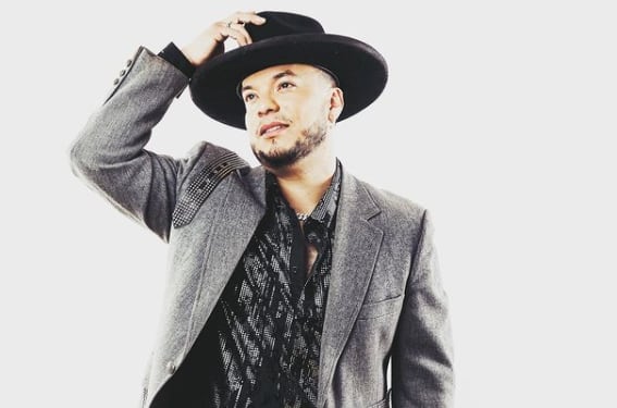 El cantante defendió a su pareja: “Claudia es mi familia, le guste a quien le guste” (Foto: @lorenzomendez7/ Instagram)