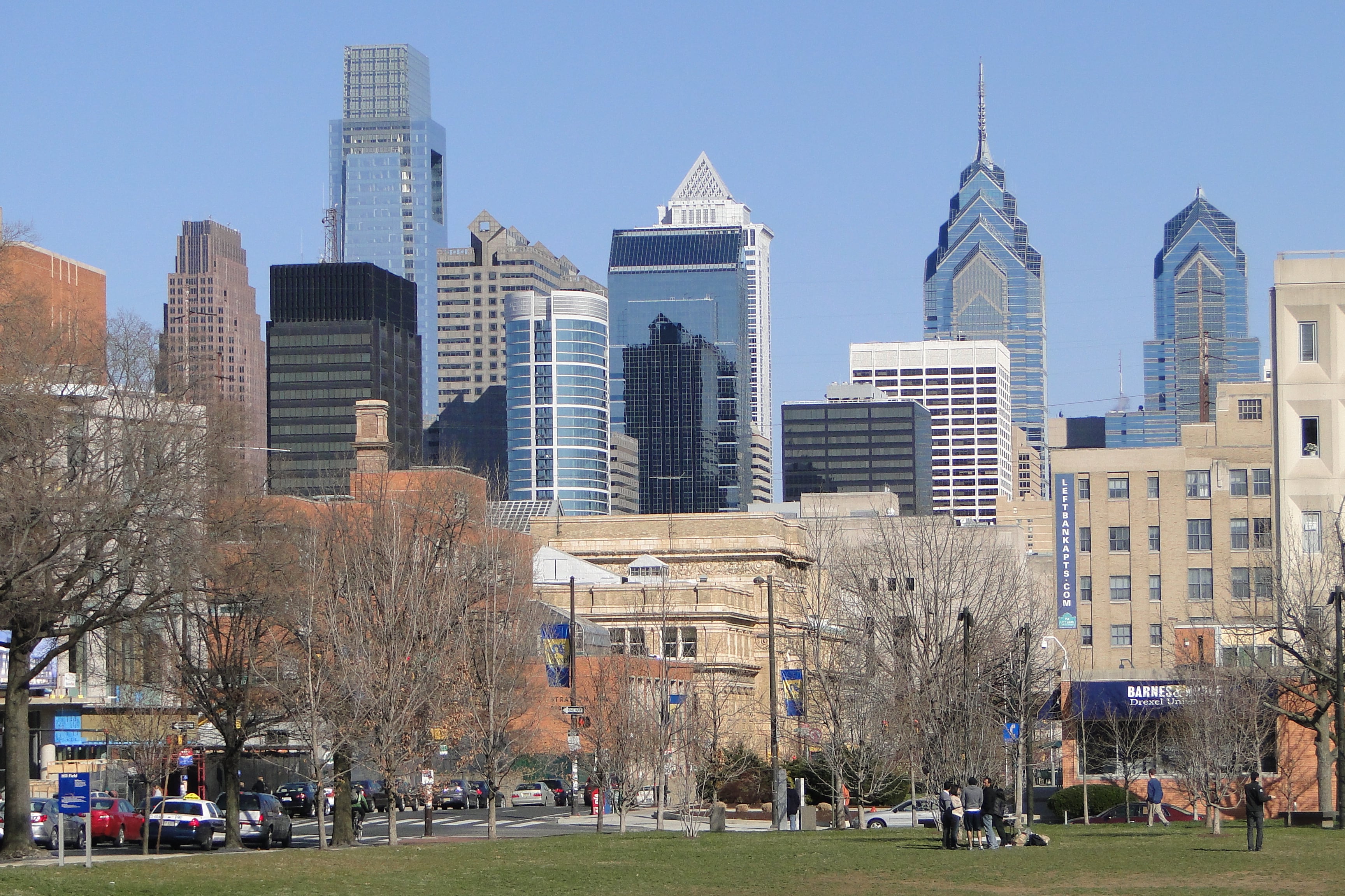PhillySaves se convierte en el primer programa municipal de ahorro para la jubilación en Estados Unidos para trabajadores del sector privado sin plan 401(k) (Wikipedia)