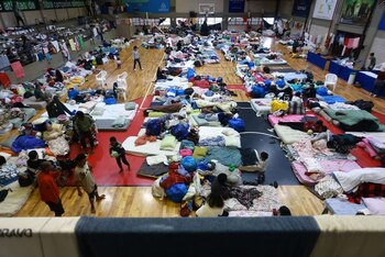 Personas evacuadas de zonas inundadas