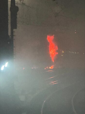 Más de 140 bomberos y equipos de emergencia participaron en una operación masiva para controlar el siniestro y evacuar a los presentes en el túnel