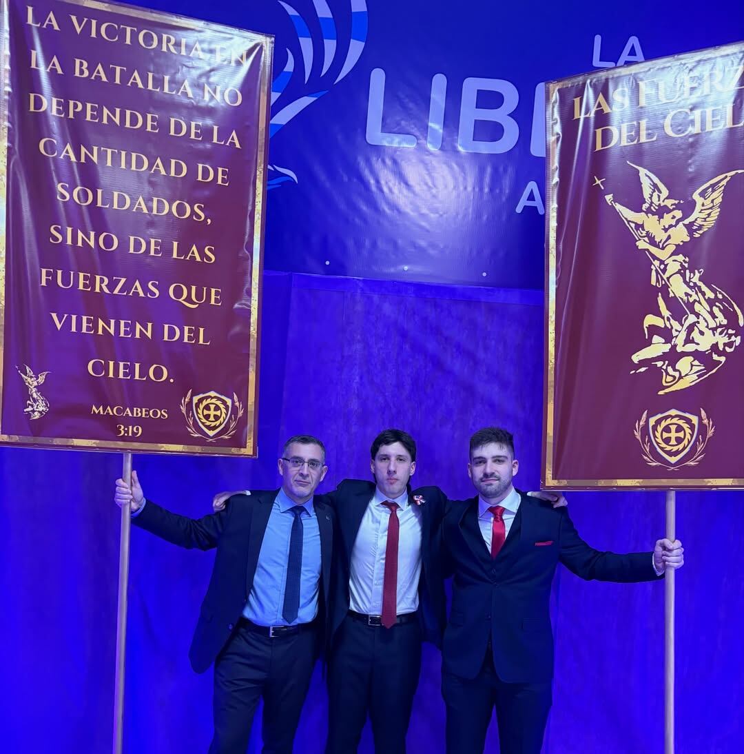 El estreno del local de La Libertad Avanza en Uruguay (@fuerzasdelcielouruguay)