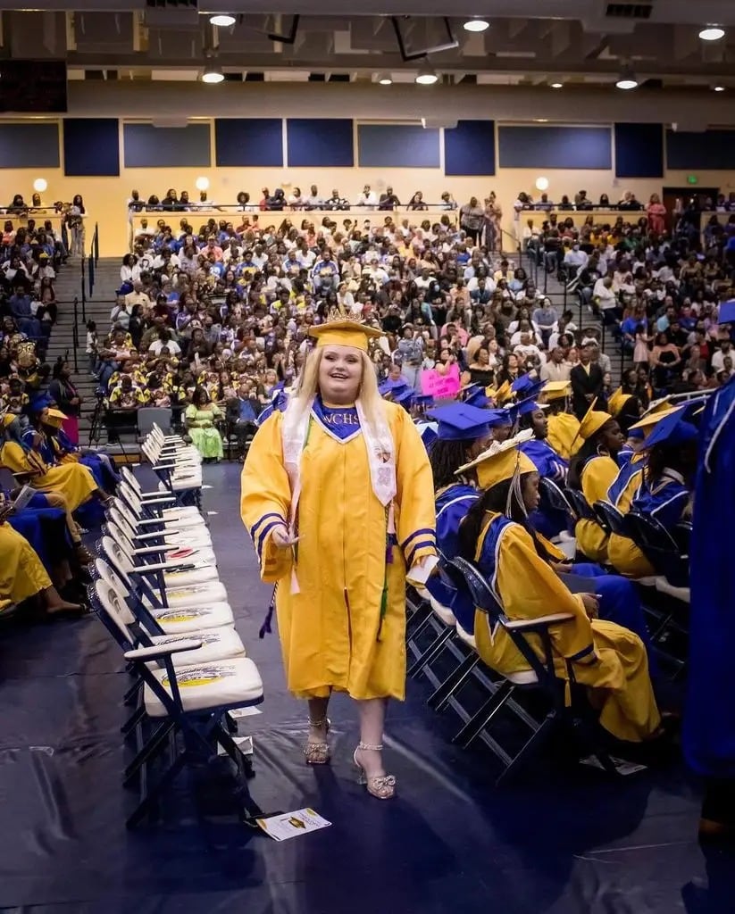 Después de graduarse de la secundaria en 2023, Alana decidió continuar sus estudios lejos del mundo de la televisión.(Instagram/TLC)