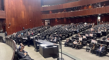 Édgar Amador se quedó prácticamente solo en el Pleno durante la segunda parte de su comparecencia.
