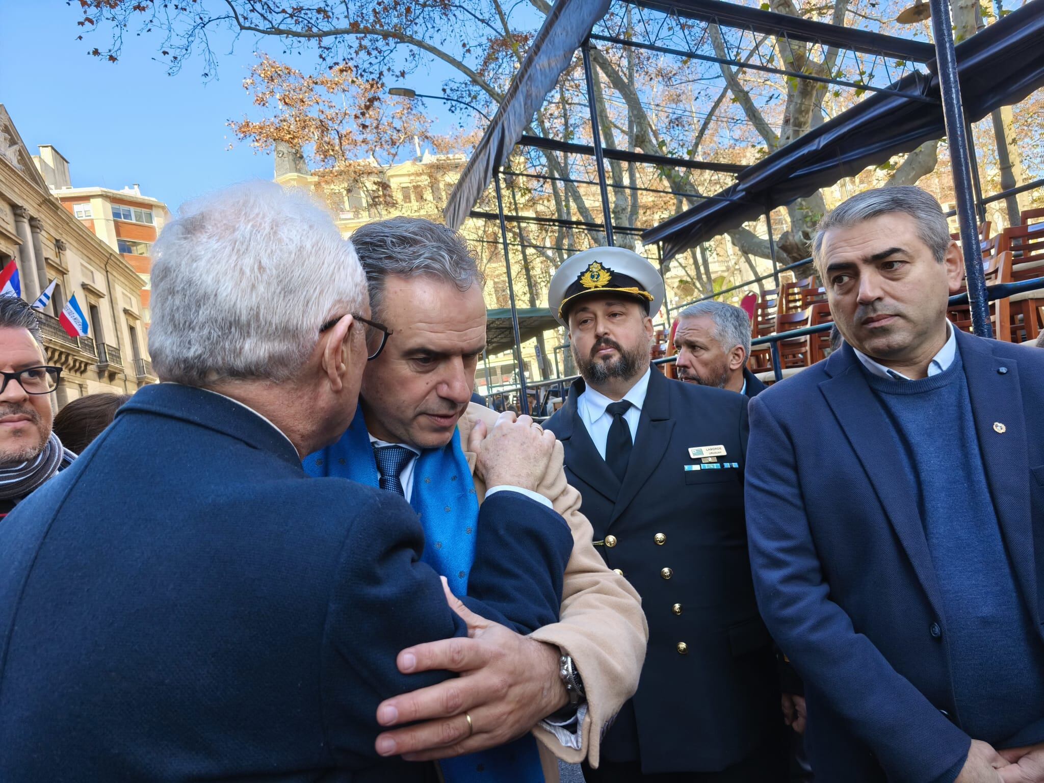 El canciller uruguayo Mario Lubetkin junto al presidente Yamandú Orsi (Cancillería Uruguay)