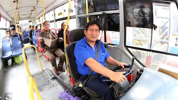 Chóferes peruanos migran a España