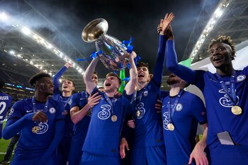 Chelsea es el vigente campeón de la Champions League y pelea por los títulos en Inglaterra (Foto: REUTERS)