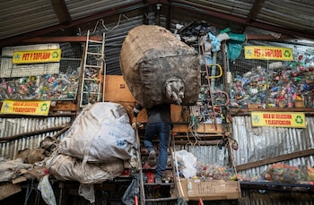 Un reciclador informal en un