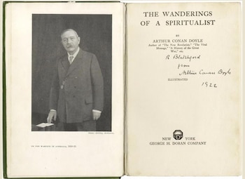 Uno de los libros de Doyle sobre espiritalismo
