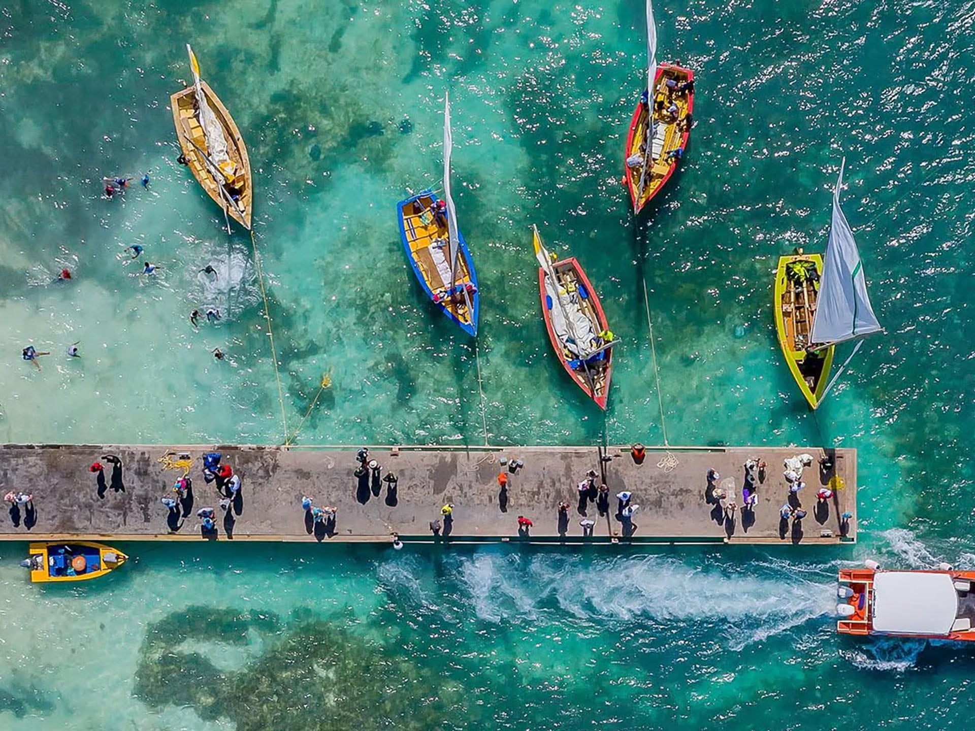 La isla de Anguila está situada a media hora en ferry o lancha rápida desde Saint Martin (Wikipedia)