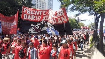 Los movimientos sociales oficialistas marcharon