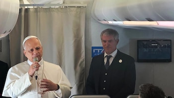 El Papa responde a Trump: "No soy político, hablo del Evangelio. A líderes del mundo les digo basta de guerras"