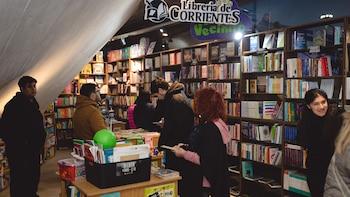 La Feria del Libro de Corrientes como escena de una industria cultural que mira más allá de Buenos Aires