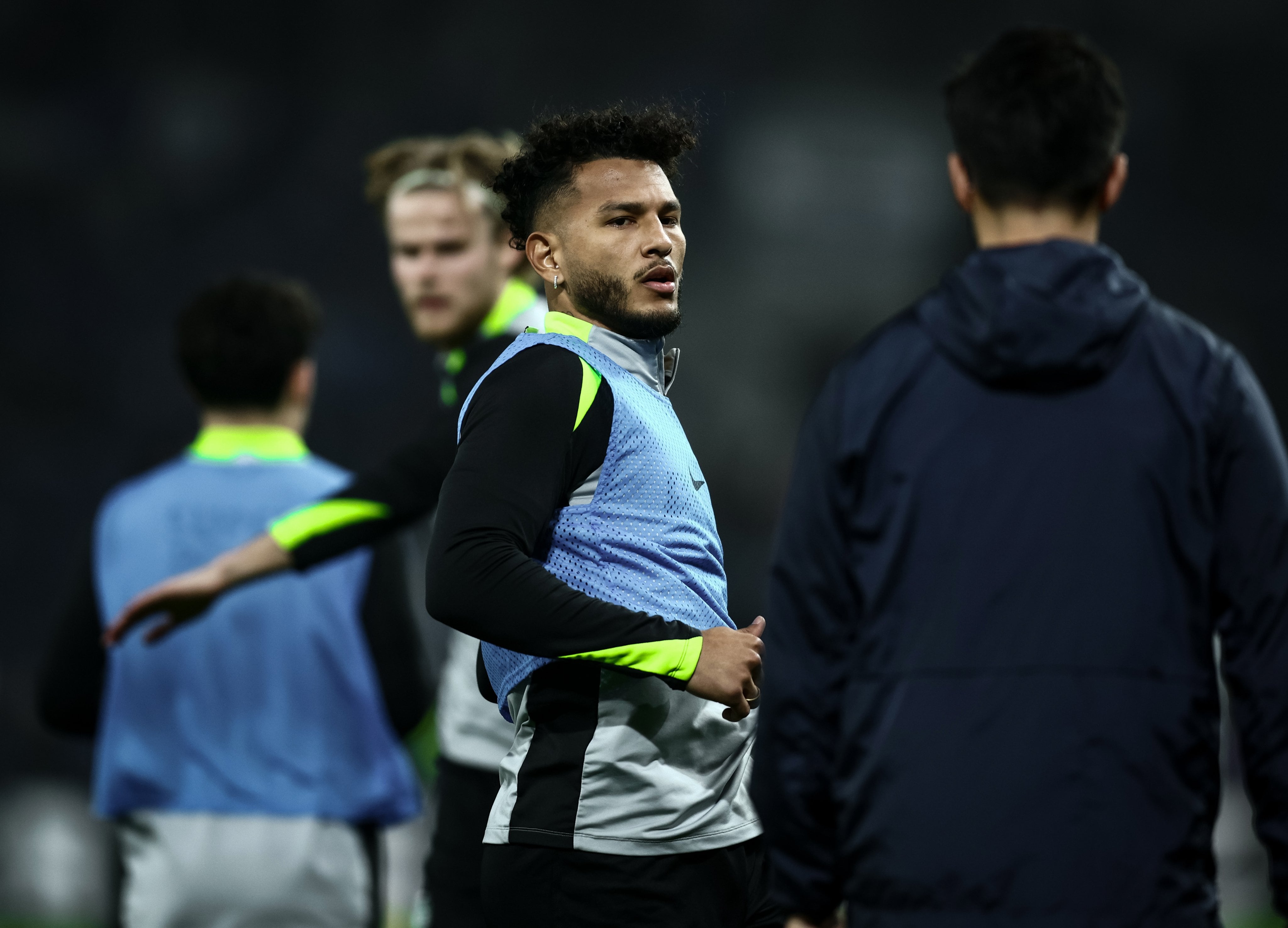 Luis Javier Suárez no demoraría mucho para volver a las canchas, aunque sigue bajo la mirada del cuerpo médico del Sporting - crédito Sporting CP