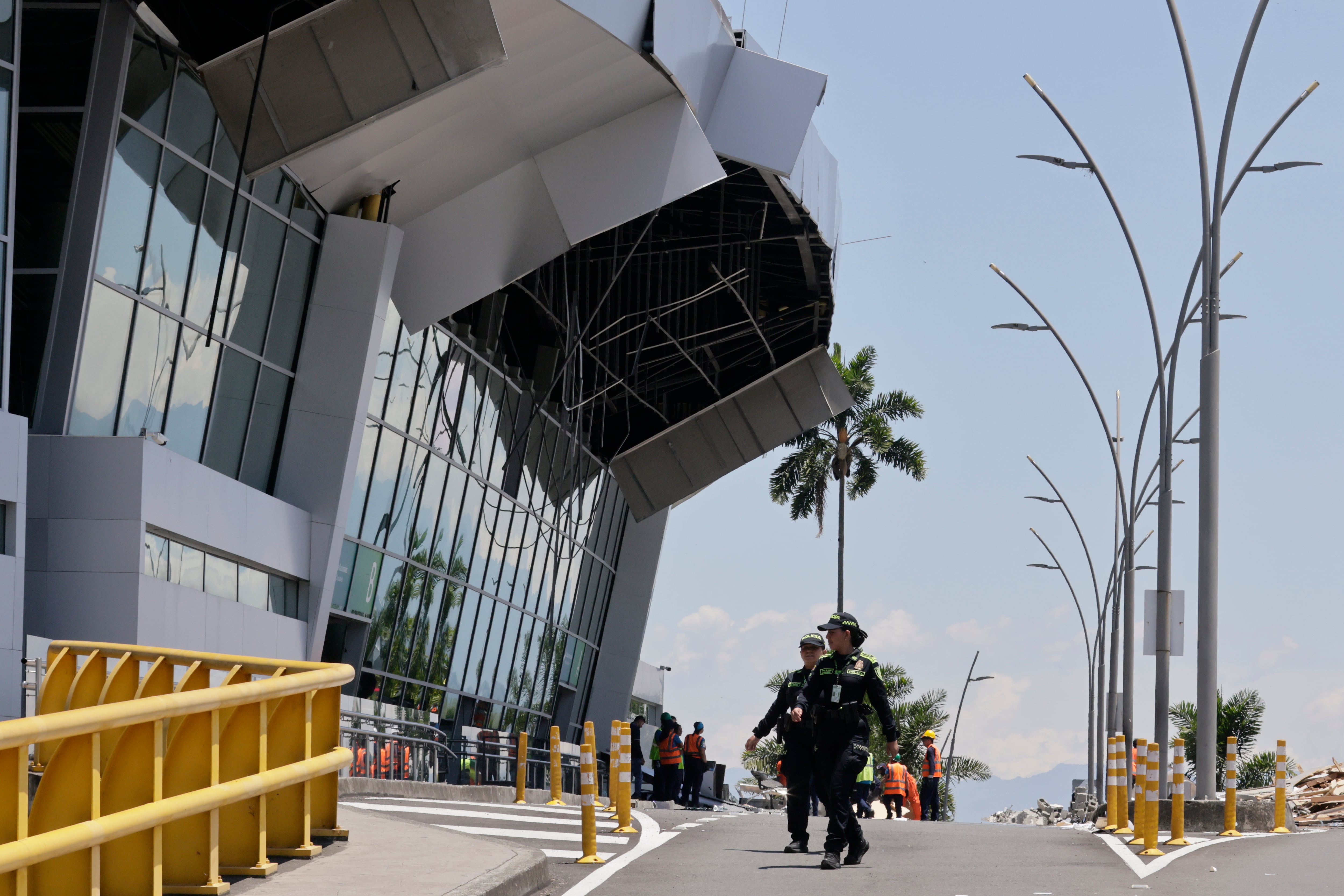 El aeropuerto ya opera con cuatro aerolíneas activas y prevé recuperar el 100 % de su capacidad en dos meses, dinamizando la economía y el turismo regional - crédito EFE/Carlos Ortega