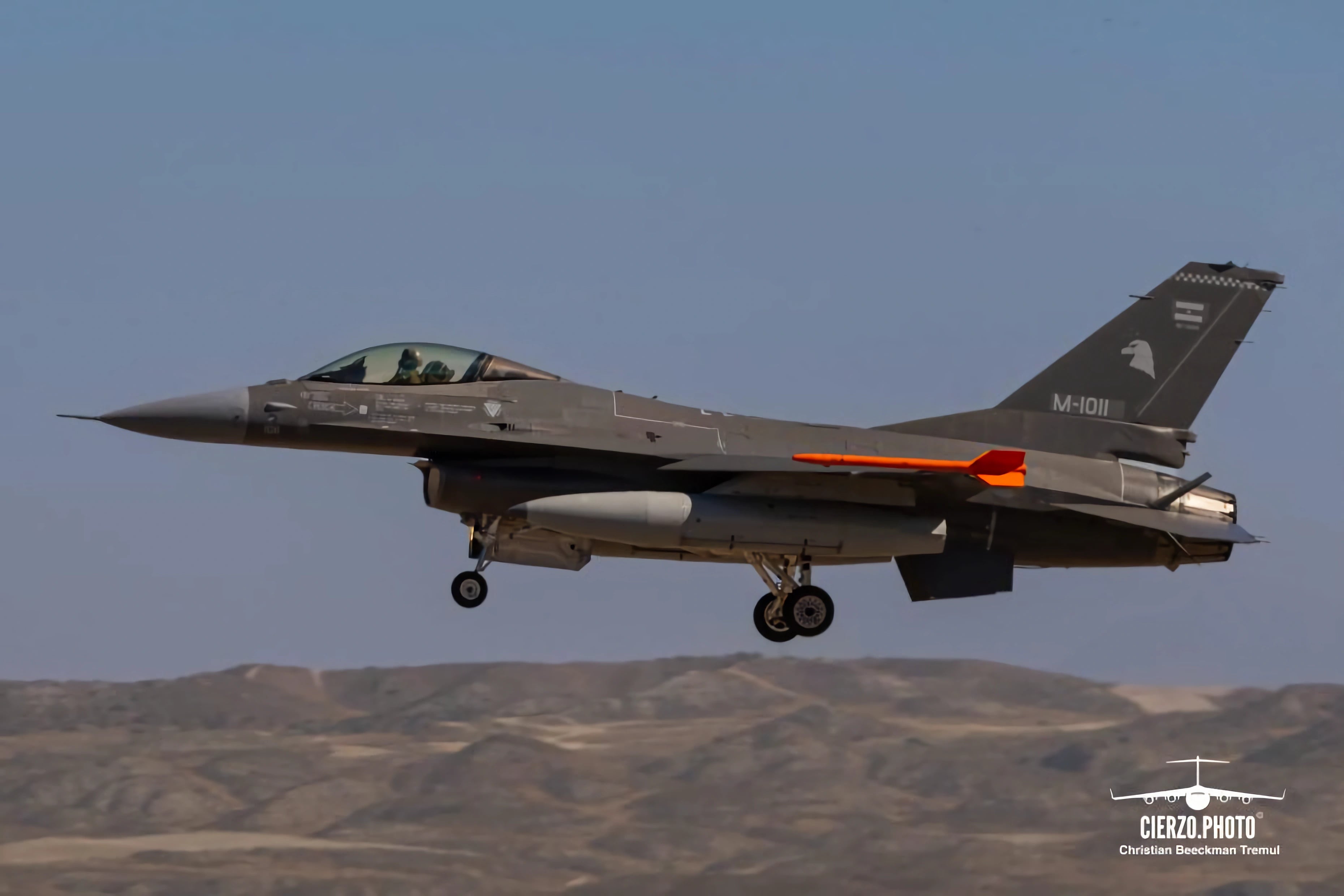 La Fuerza Aérea Argentina traslada seis aviones F-16 desde Dinamarca hacia la provincia de Córdoba (X/@FAArgentinas)