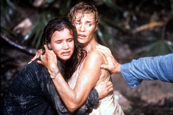 Juliette Lewis y Jessica Lange en una impactante escena de "Cvo de miedo" de 1991. (Crédito: Universal/Getty Images)