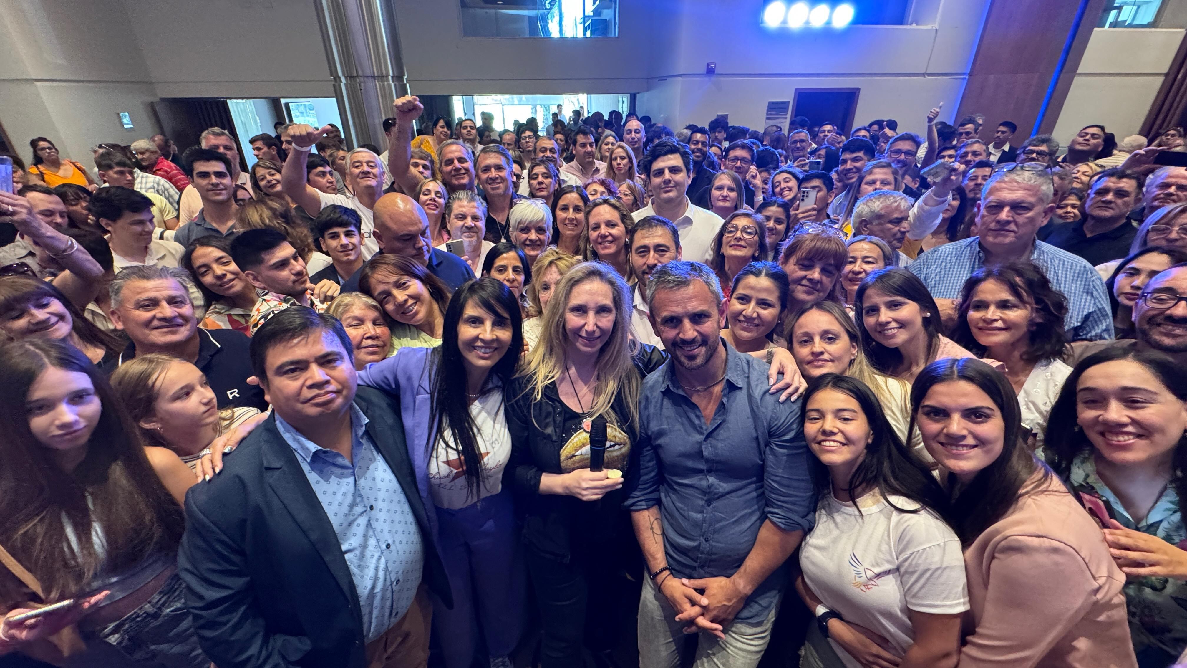 Karina Milei junto a Martín Menem y la diputada Lorena Villaverde en Río Negro