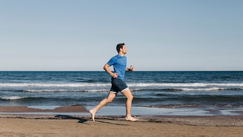 Correr en la playa en