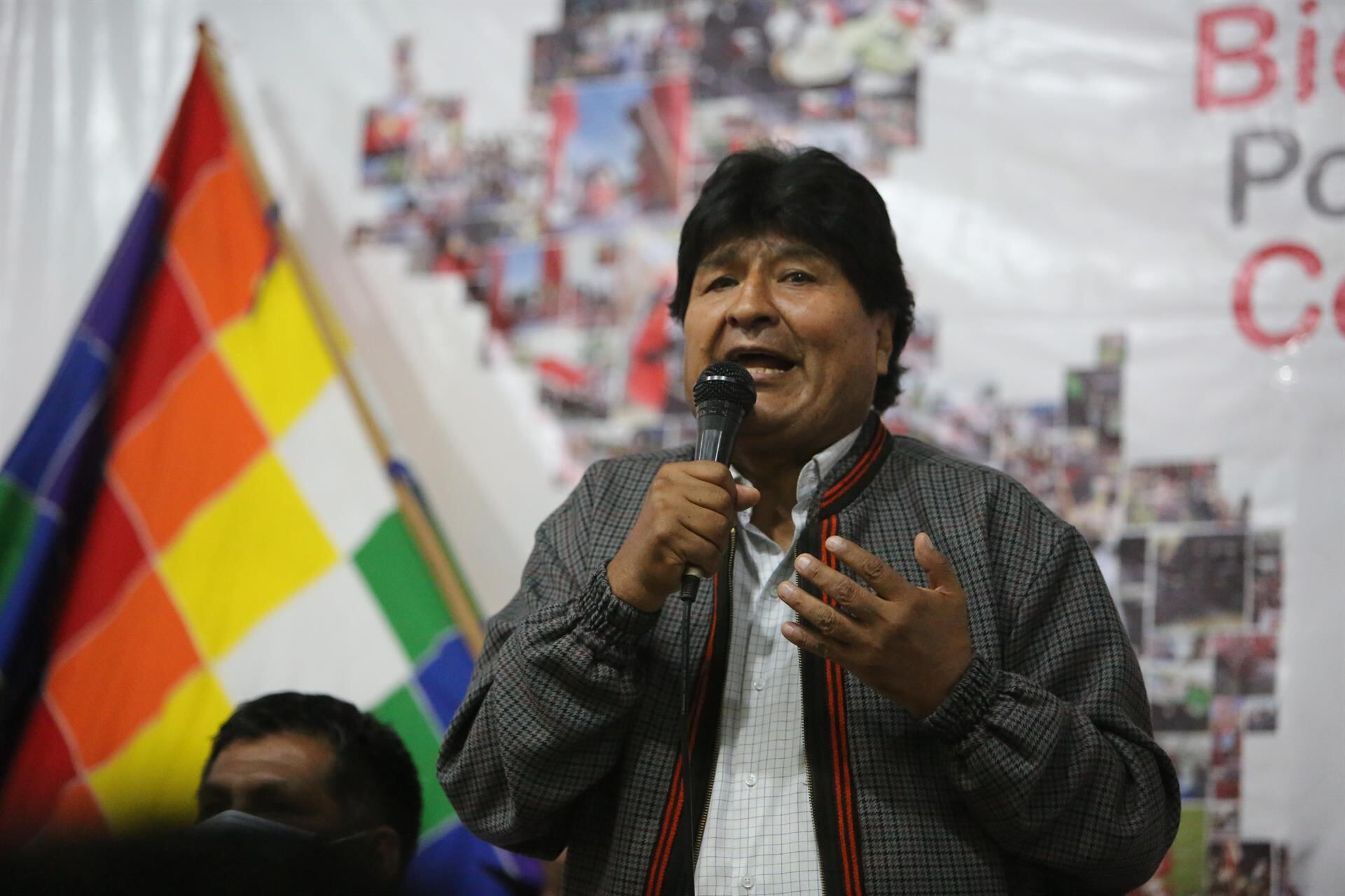 Un diputado de la oposición asegura que el expresidente Morales ha abandonado Bolivia y se encuentra en México