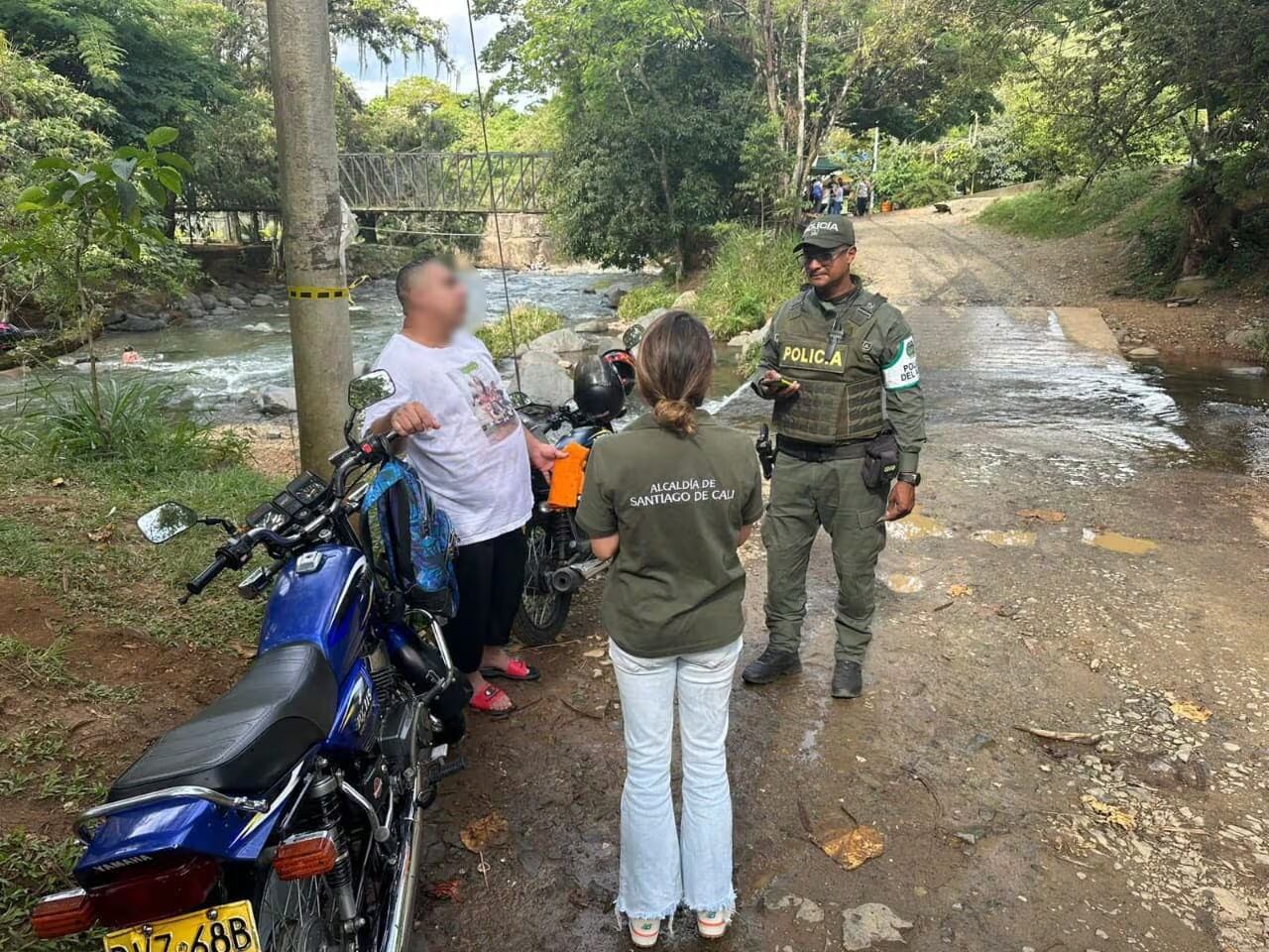 Multa de $759.200 impuesta por lavar una motocicleta en el río Cali, afectando el ecosistema del afluente - crédito Dagma