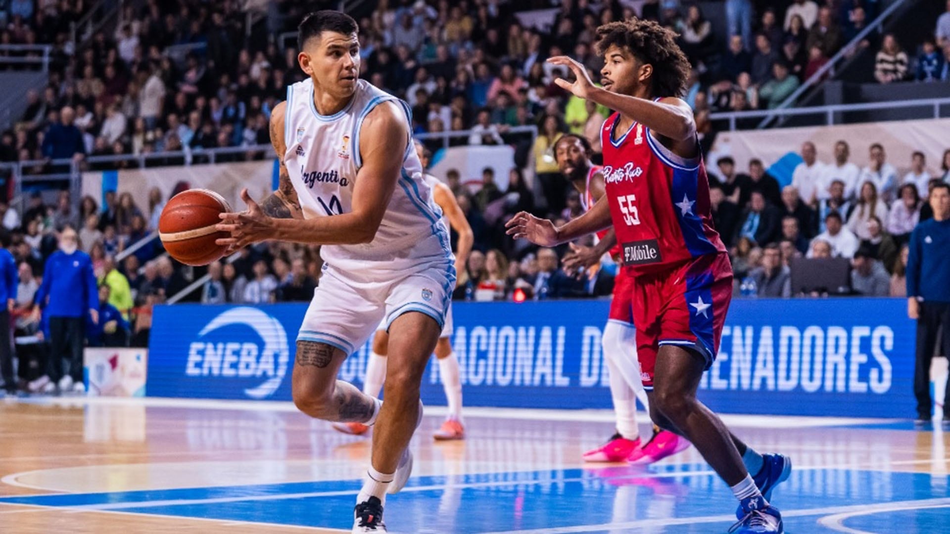 Argentina superó a Puerto Rico y dio un importante paso para clasificar al Mundial (www.argentina.basketball.com)