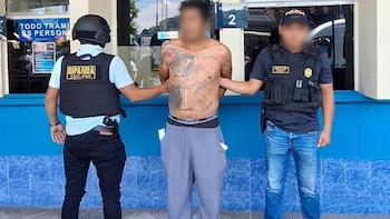 Guatemala: autoridades expulsan a presunto miembro de la Mara Salvatrucha y lo entregan a El Salvador