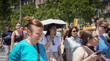 La ola de calor continuará este lunes con temperaturas de hasta 42ºC en zonas del Ebro y avisos en 14 comunidades