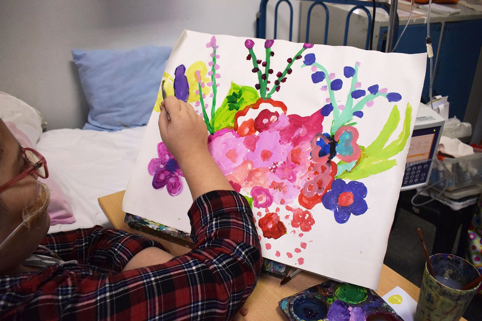 La ONG Vergel amplía su programa de arte en hospitales públicos