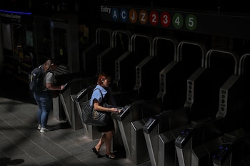 La tarifa reducida cubre el metro y el teleférico de Roosevelt Island, pero no aplica en PATH ni en el AirTrain JFK (REUTERS/Jeenah Moon)