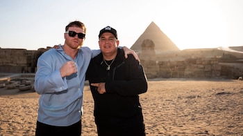 La vez que Canelo Álvarez se quedó sin zapatilla: el recuerdo de Eddy Reynoso