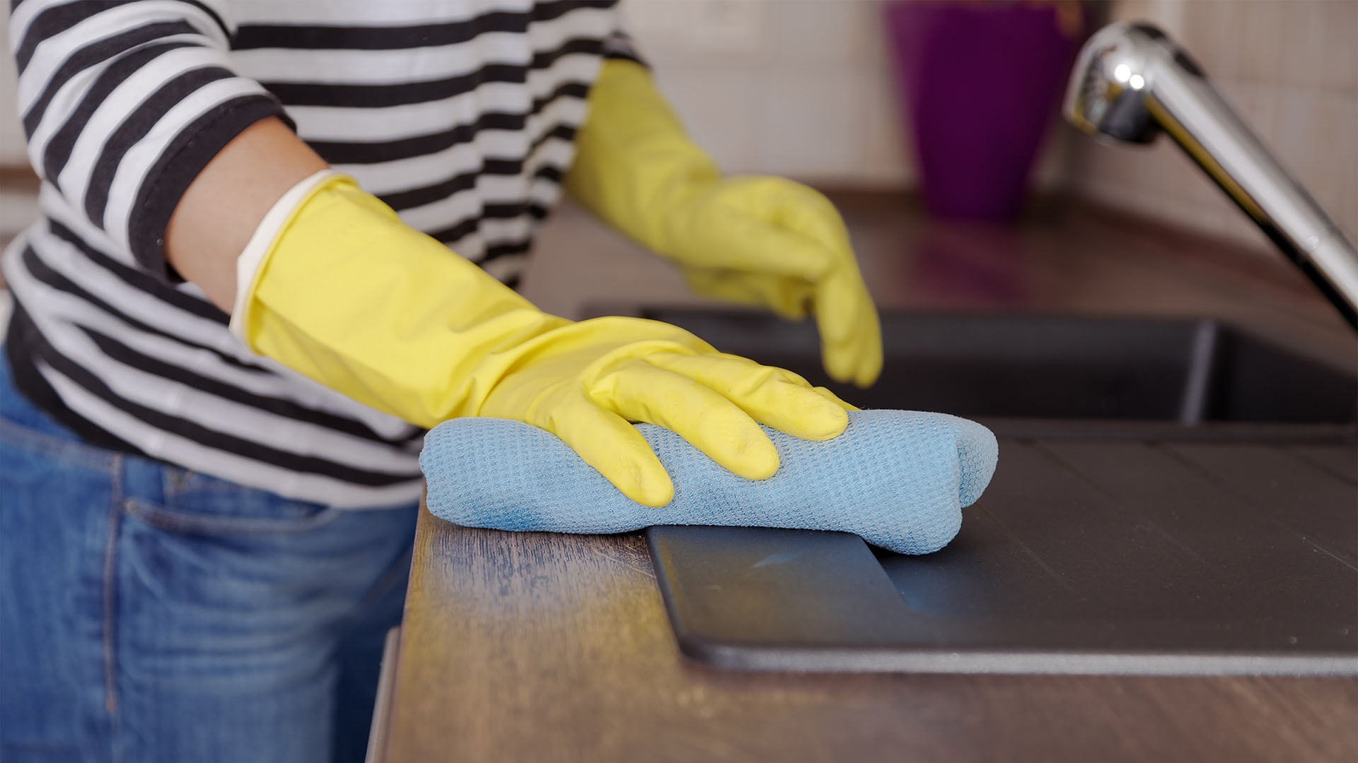 El personal de servicio doméstico se verá beneficiado gracias a un artículo de la reforma laboral (Foto: Shutterstock)
