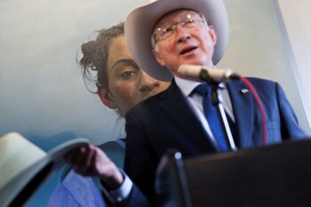 U.S. Ambassador to Mexico Ken Salazar holds a hat during his farewell press conference in Mexico City, Mexico January 6, 2025. REUTERS/Raquel Cunha