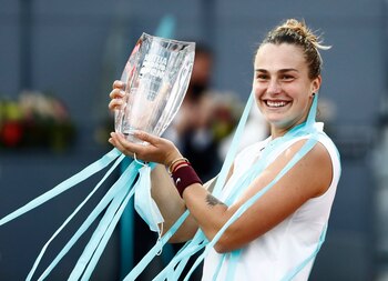 Aryna Sabalenka ganó este año el WTA 1000 en Madrid al vencer a Ashleigh Barty (Foto: REUTERS)