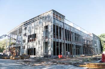 El centro tendrá ocho mil