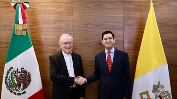 Roberto Velasco recibe en México a Pietro Parolin, secretario de Estado del Vaticano