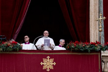 El Papa Francisco pronuncia su