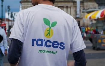 Raíces acreditó ante el Tribunal Supremo Electoral el número de afiliados y la estructura partidaria requeridos por la Ley Electoral y de Partidos Políticos.