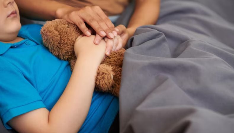 Las hospitalizaciones por dengue aumentaron durante la última semana, reflejando una mayor presión sobre los servicios de salud. (Cortesía: Freepik)
